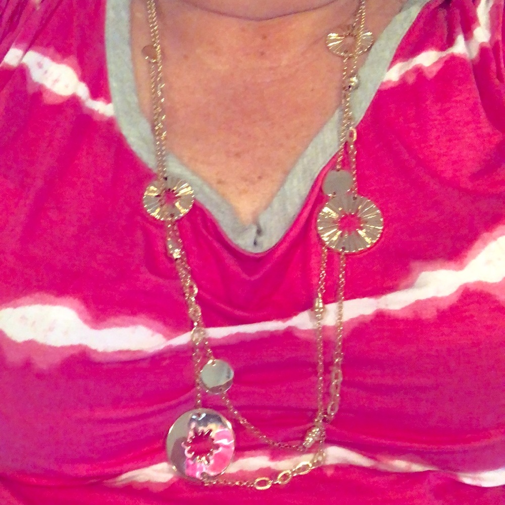 🔴 PRICE IS FIRM 🔴 💗 Beautiful necklace 💗 - GENTLY USED!